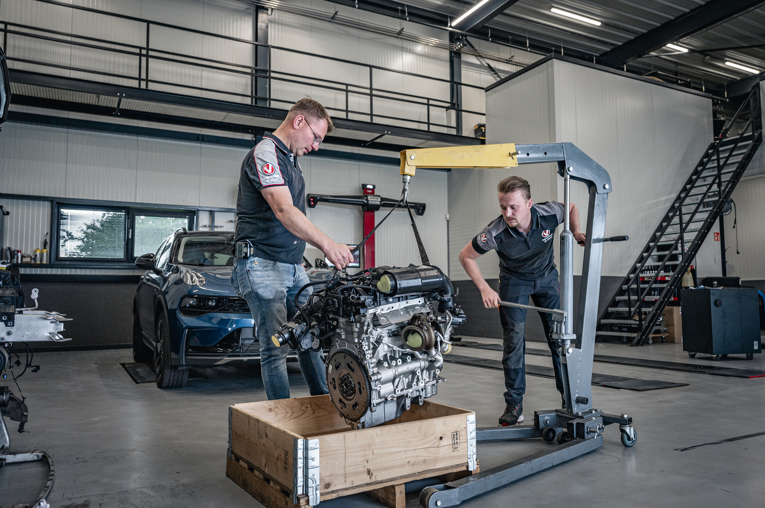 Aan het werk bij Vakgarage De Kruijf